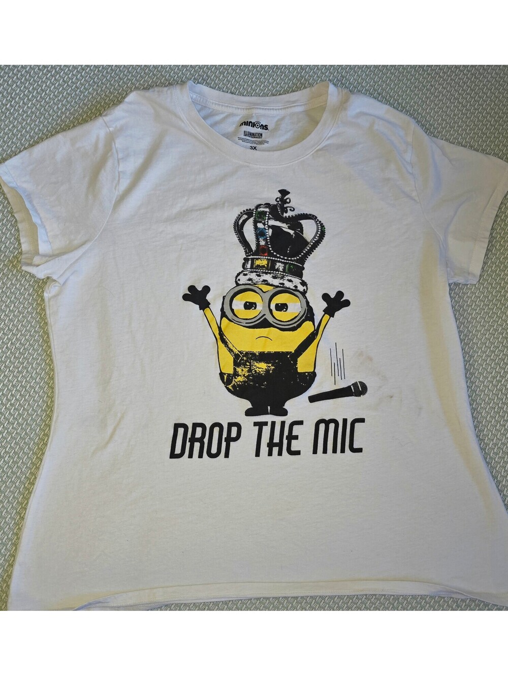 Womens Playful minions T-shirt size XL